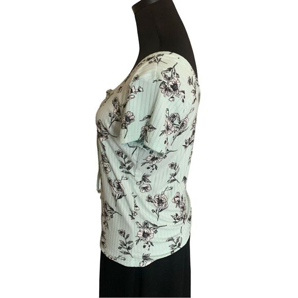 Rue21 Soft Pale Mint Lace Front Top, Size XL - Picture 7 of 8